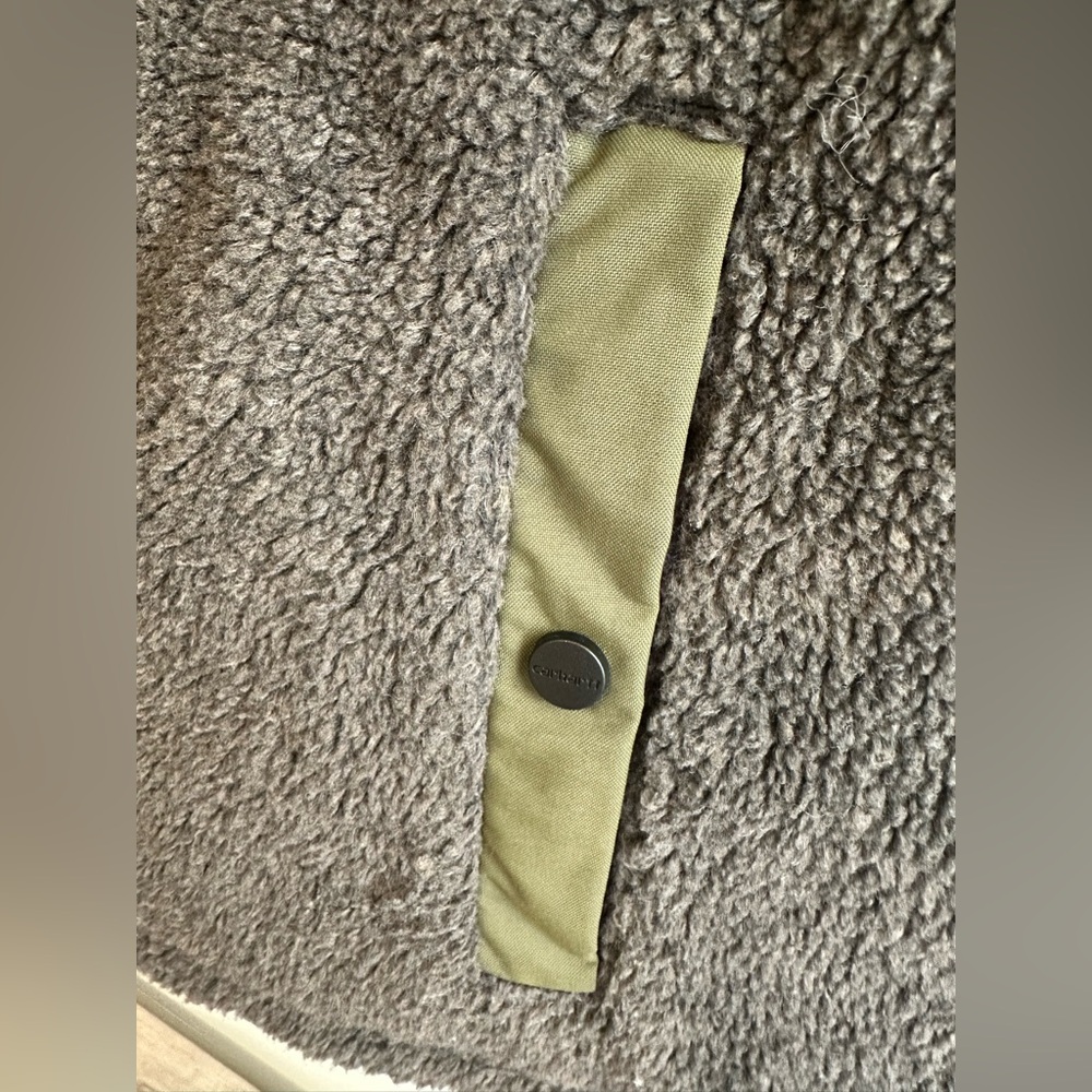 Carhartt Women’s Montana Puffer Vest Insulated - Reversible - Picture 6 of 7